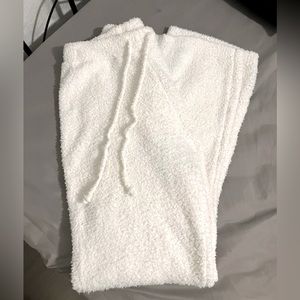 Amazon fuzzy white pants, very comfy for when it’s cold, never worn, size small